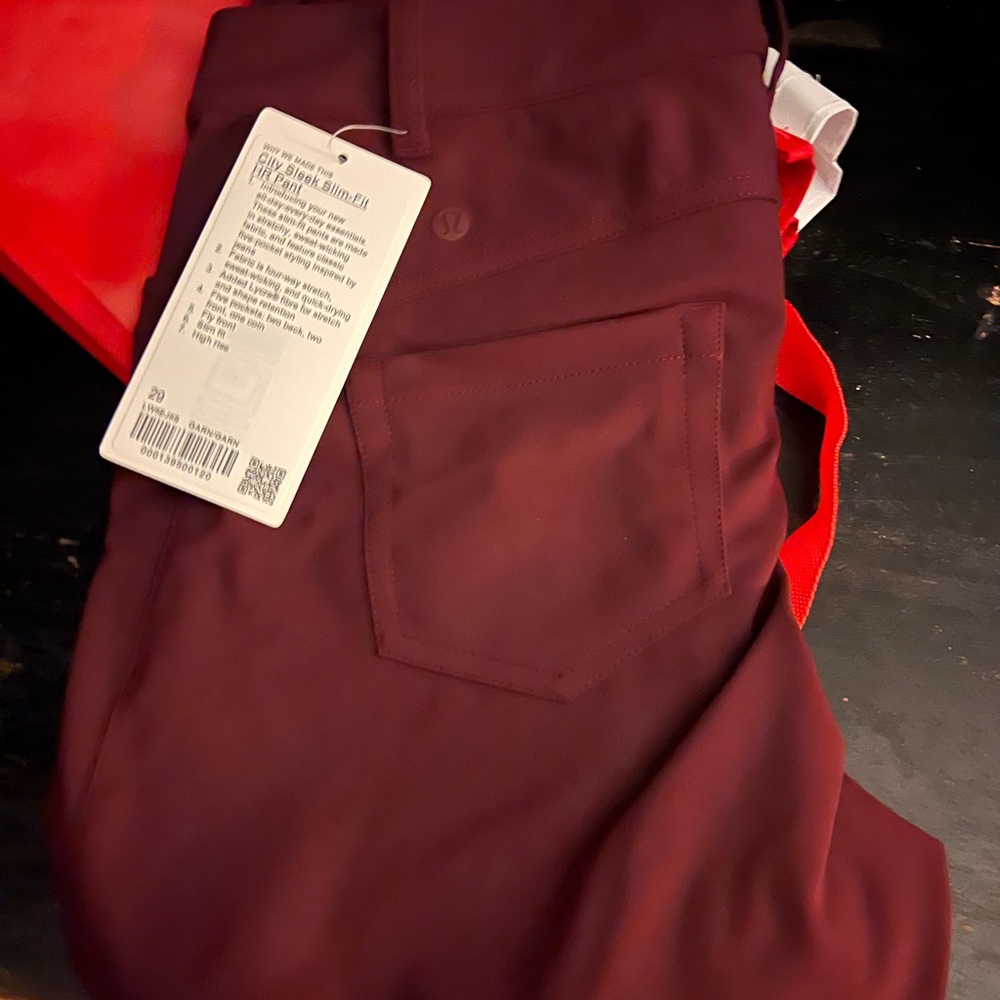 City sleek 30 5 pockets